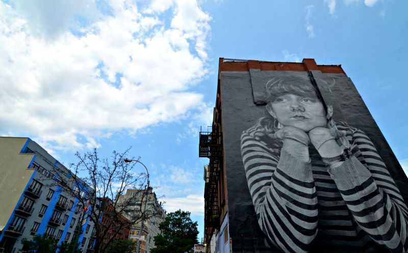 seeing a giant black and white mural in Williamsburg on a Brooklyn walking tour