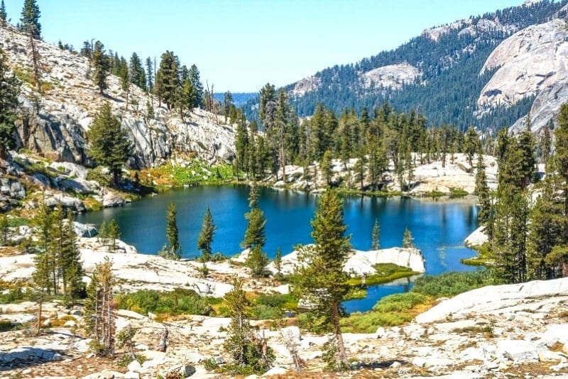 best hiking trails in the us - lakes trail