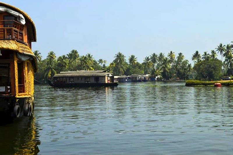Asia travel & tours India - Houseboating Kerala's Backwaters
