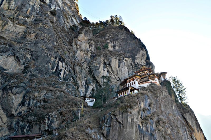 bhutan guide hiking to tiger's nest