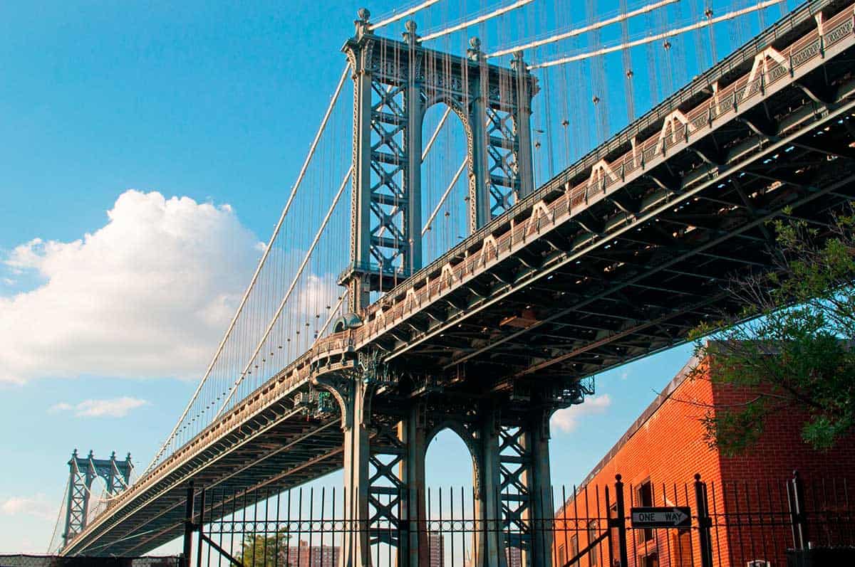 View of the Manhattan Bridge seen from DUMBO.