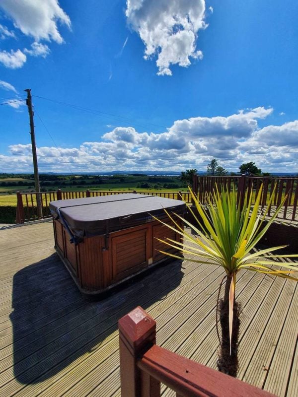 Airbnb offers hotels with private hot tubs in Scotland