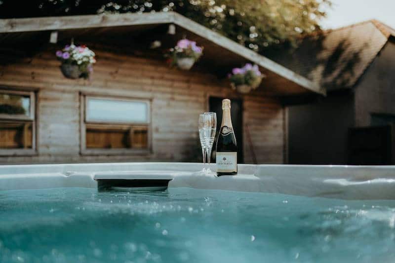Hotels in North Wales with hot tubs on Airbnb