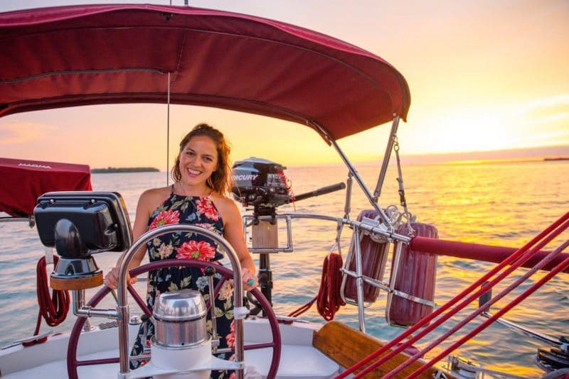 Travel tips for the USA should include a sunset cruise in the 1000 Islands