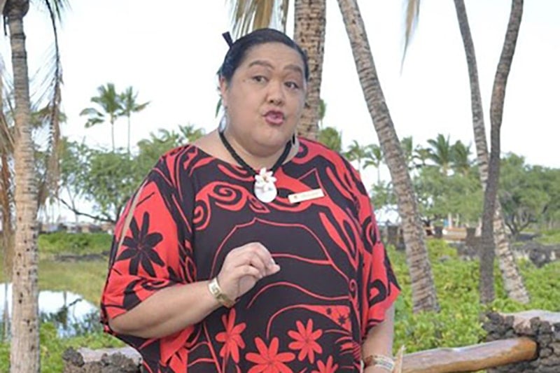 Meeting a local Hawaiian woman on a USA vacation