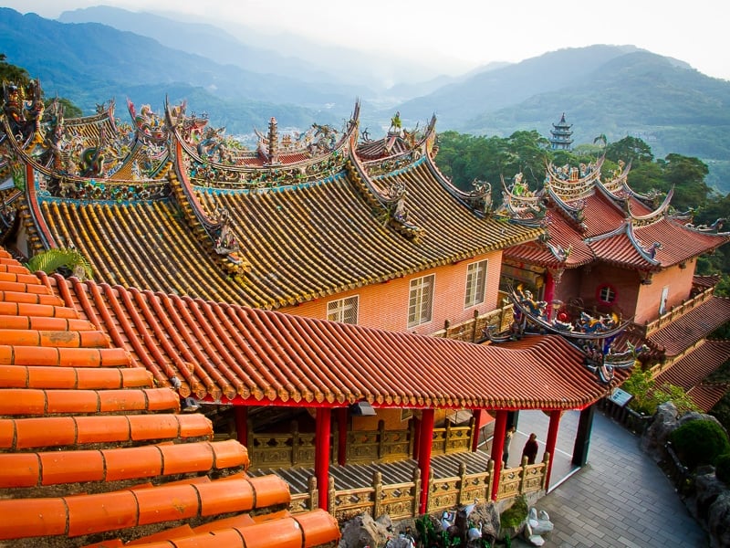 Visiting Quanhua Temple while hiking in Taiwan up Lion's Head Mountain