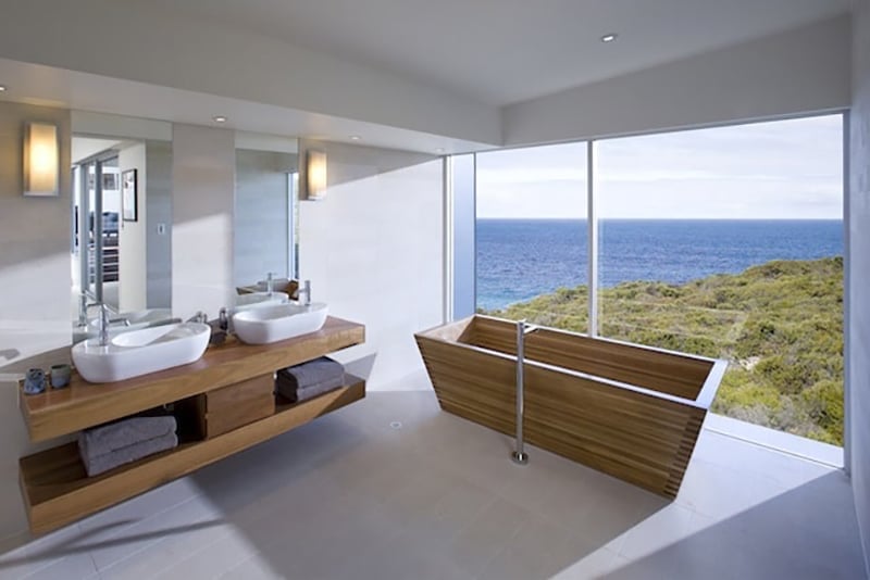 Staying at a luxury hotel on Kangaroo Island while traveling in Australia