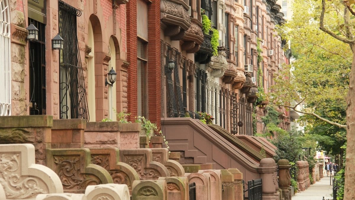 Upper East Side vs. Upper West Side: Where Should You Live? - Lincoln Towers