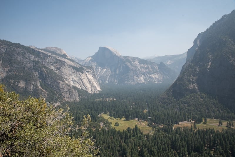 Columbia Rock Trail viewpoint in Yosemite National Park