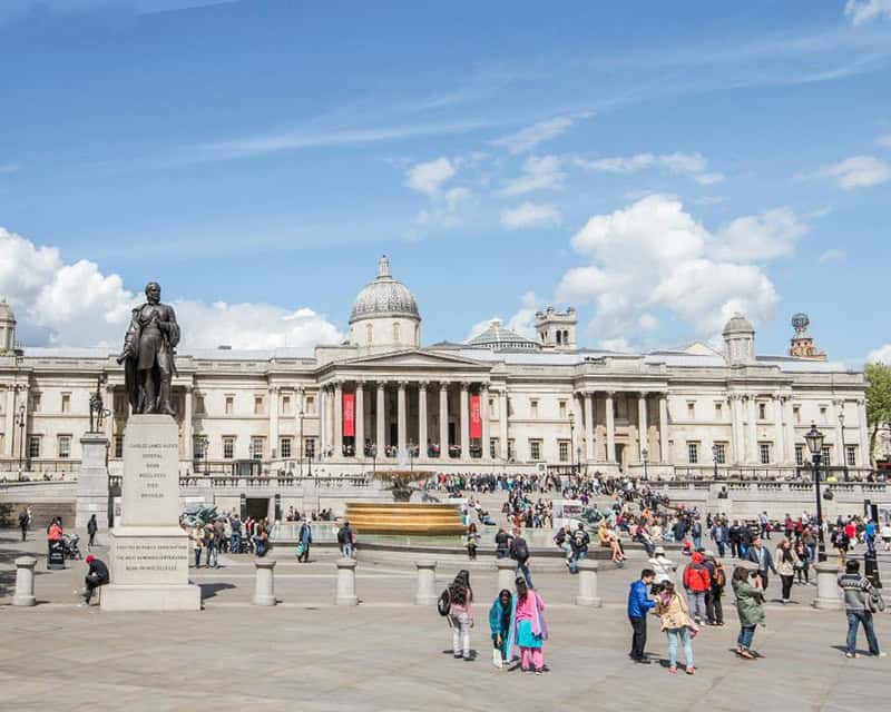 Seeing the National Gallery London from afar on a solo trip 