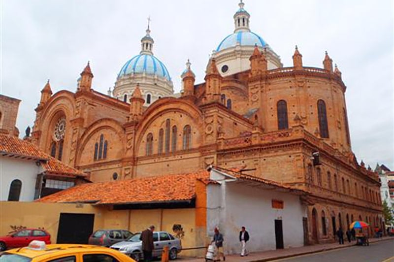 seeing architecture in Cuenca on a trip to Ecuador