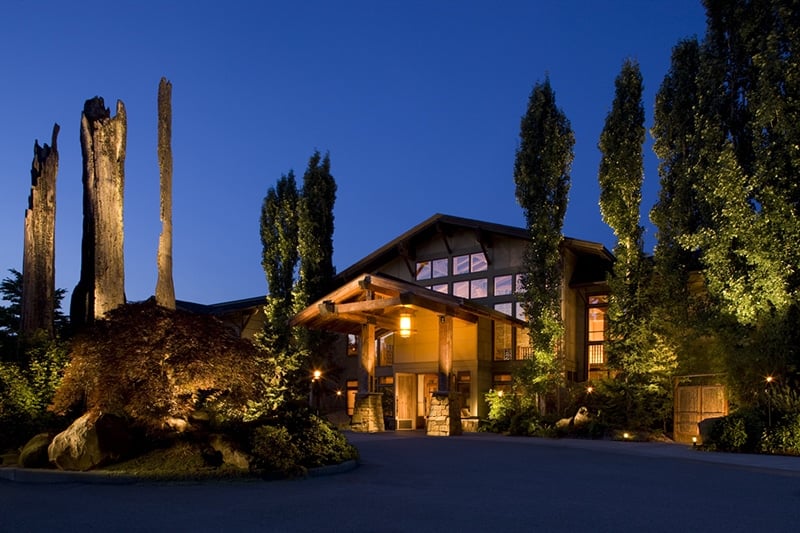 Willows Lodge is one of the top hotels in Seattle with hot tubs in room.