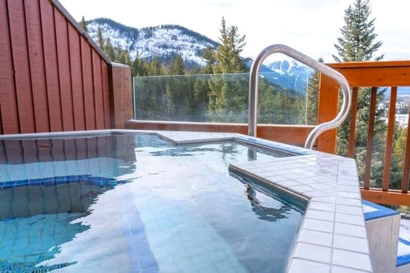 hotels in Banff with private hot tubs