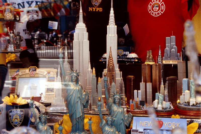 NYC memorabilia like State of Liberty figurines can yellow cabs