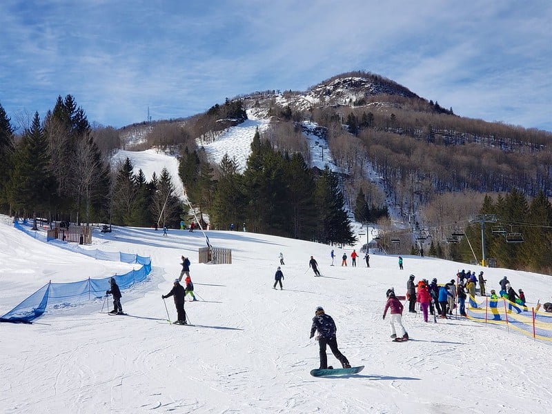 Skiing is one of the best things to do in the Catskills in winter. 
