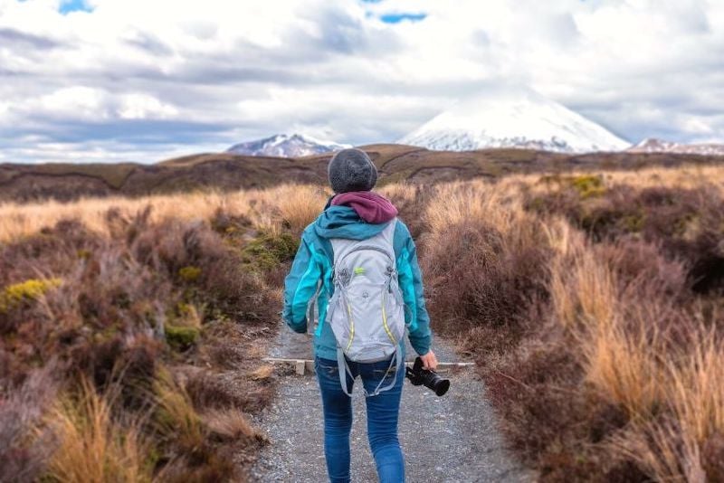 solo female traveler hiking in New Zealand