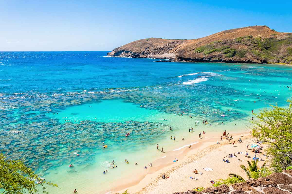 Crystal clear water in Hanauma Bay, Oahu, Hawaii.