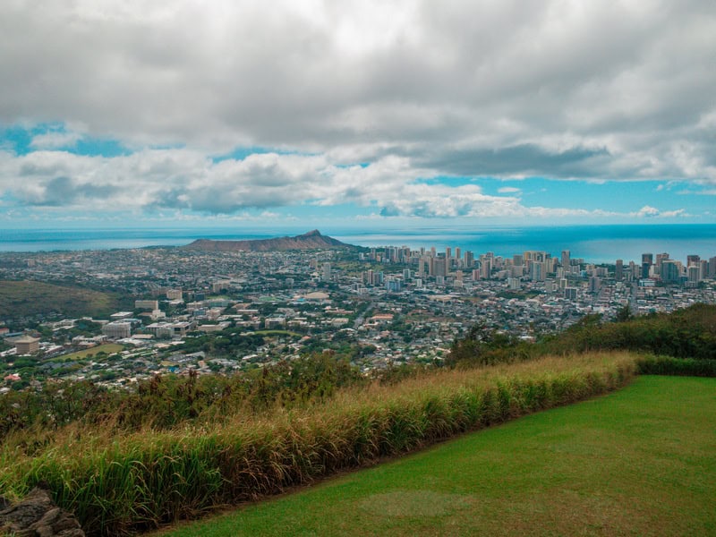 view of Hawaii from Puu Ualakaa State Park