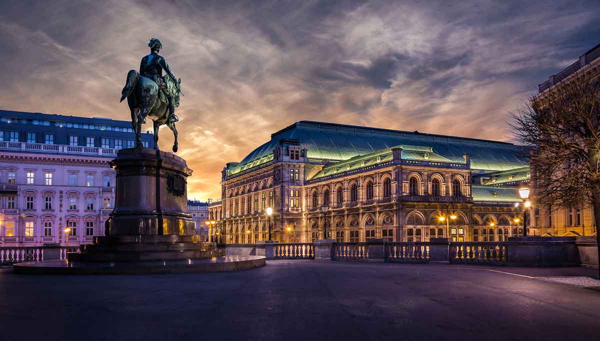 Vienna state opera during sunset.