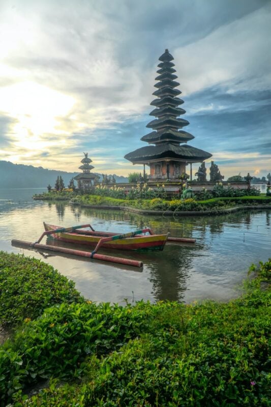 visiting Ulun Danu Temple in Bali during a 3 day Ubud itinerary