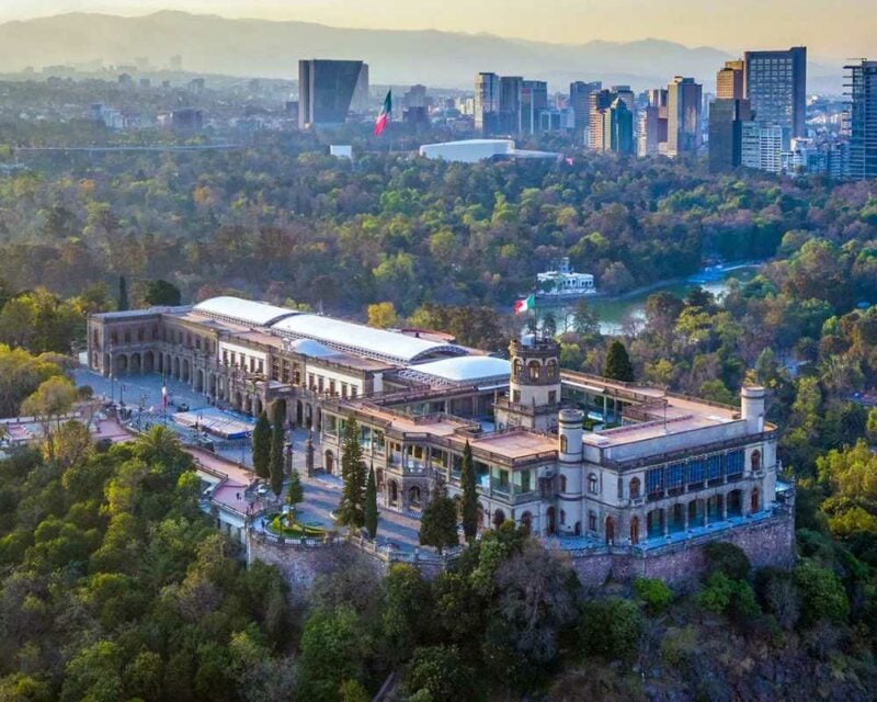 solo traveler in Mexico City visiting Chapultepec Castle 