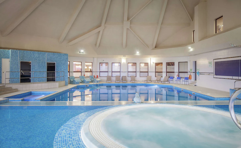 indoor swimming pool and Jacuzzi at the DoubleTree by Hilton Glasgow hot tub hotel
