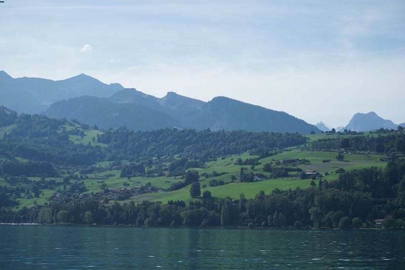Lake Thun with mountains in the background