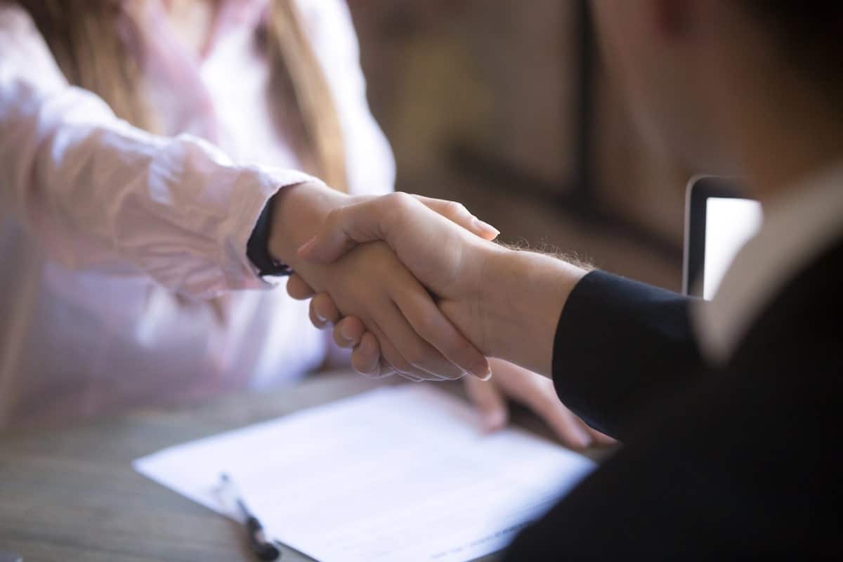 travel influencer selling their photos to a brand and negotiating the contract
